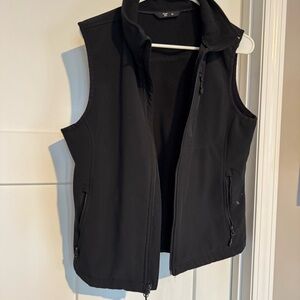 Black Sleeveless Vest with Zipper Pockets